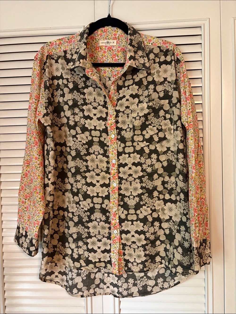 Natural Life Boho Relaxed Fit Floral Patchwork Ling Sleeve Buttondown Top Size M - Picture 2 of 9